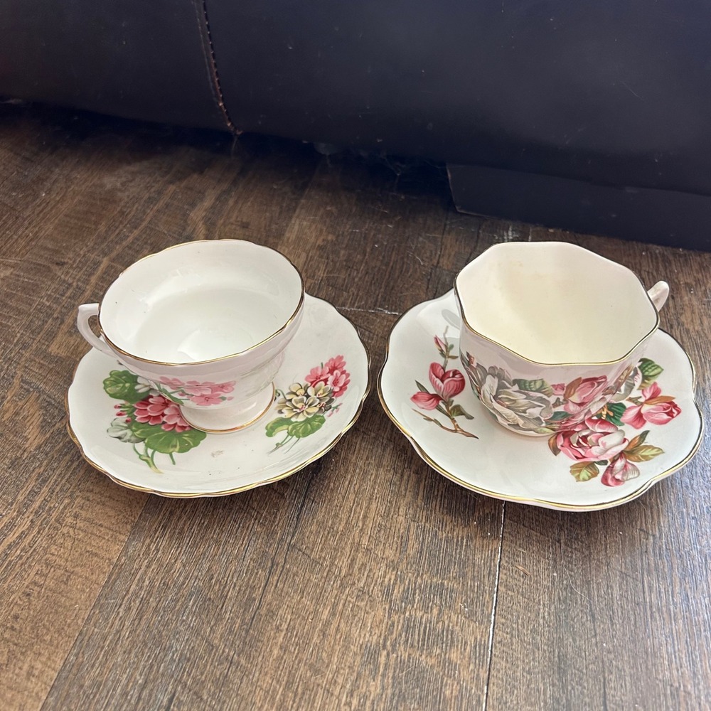 Lefton Bone China Teacup Saucer Sets Made in England Floral Gold Trim 2‎ Pairs